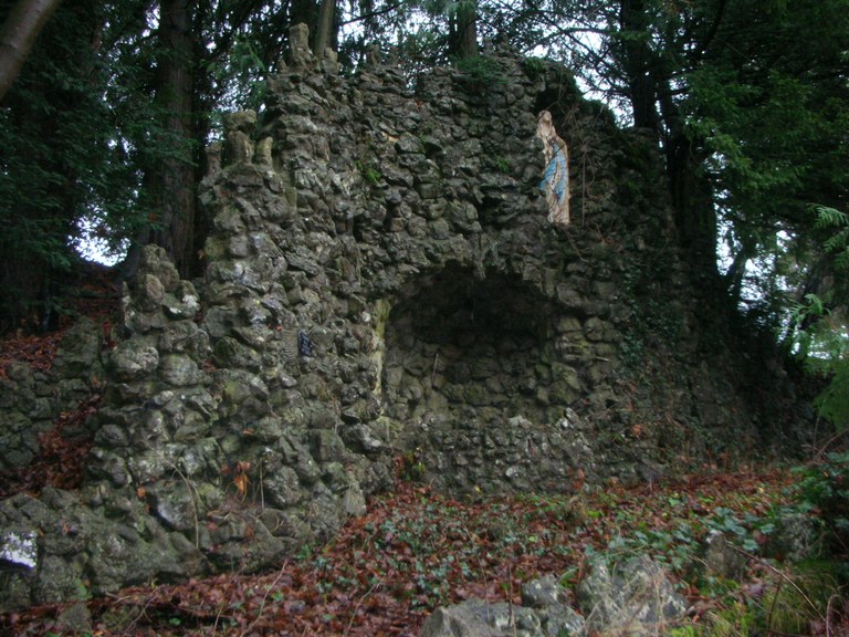 Grotte Notre-Dame de Lourdes (institut Jean XXIII à Jemelle)