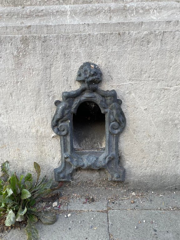 Décrottoir - Rue de France, 13 à Rochefort