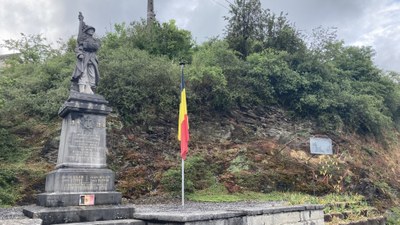Monument aux morts 1914-1918 - Villers-sur-Lesse*