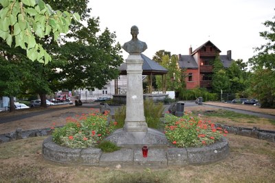 Buste de François Crépin, Square Crépin à Rochefort