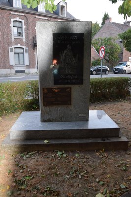 Stèle commémorative de la Seconde Guerre au Square Crépin à Rochefort