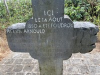 Croix Alexis - croix nimbée