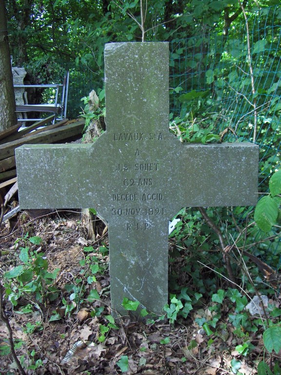 Croix nimbée