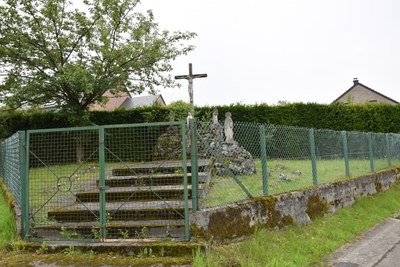 Calvaire, rue du Couvent