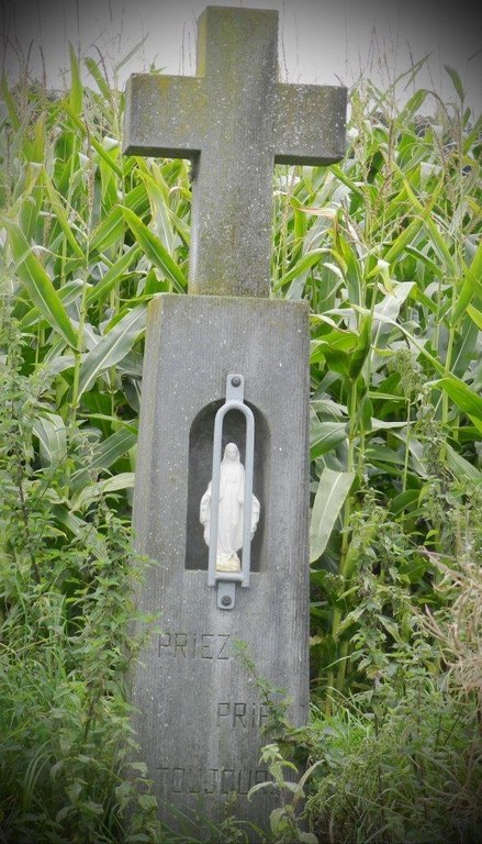 Borne potale aux Messaux