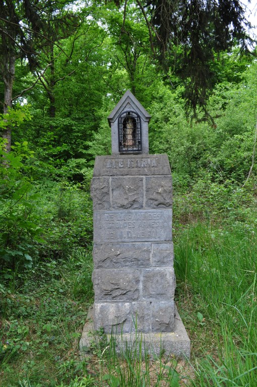 Borne-potale (rue des pélerins, Frandeux)