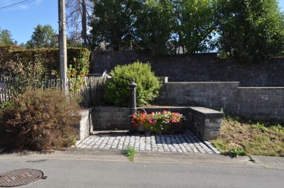 Pompe à eau (Rue des Onais à Belvaux)
