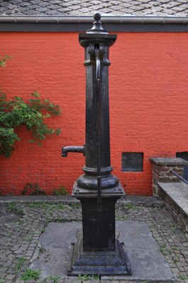 Pompe à eau - Rue Saint-Rémy, Mont-Gauthier