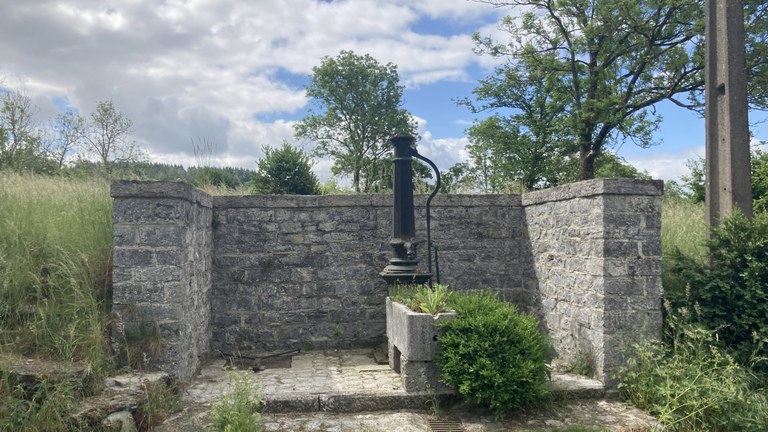 Pompe en fonte - Laloux*