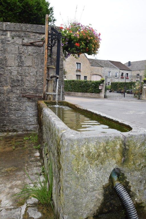 Pompe et abreuvoir rue du Patronage